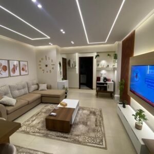 شقه فندقيه لك بالكامل غرفتين في كمباوند راقي بالشيخ زايد