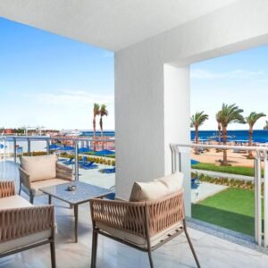 Triple room overlooking the swimming pool.