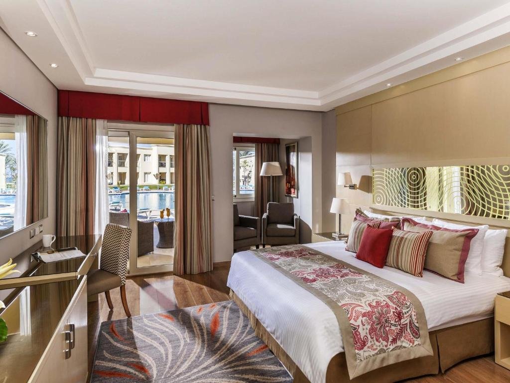 Rixos Premium Seagate Deluxe room with king bed