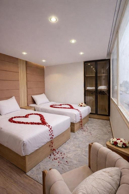 Golden Pyramids Deluxe Triple Room