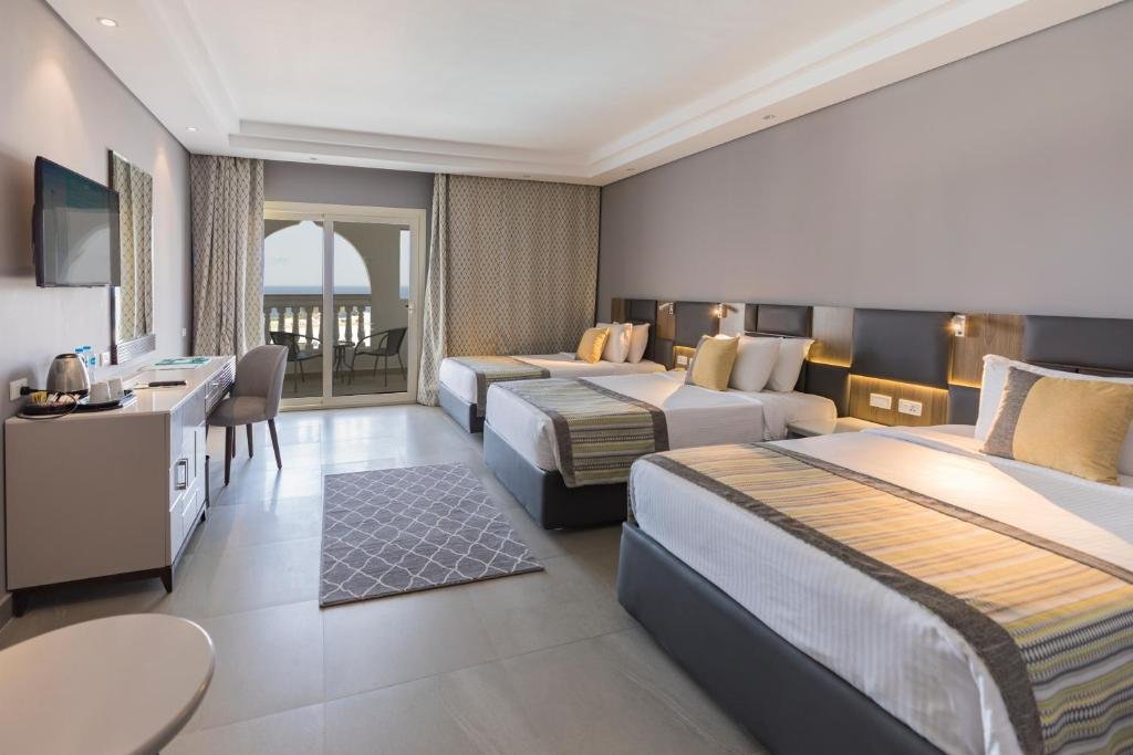 Sunrise Diamond Beach Resort - Deluxe Room Sea View 👤👤 - $211