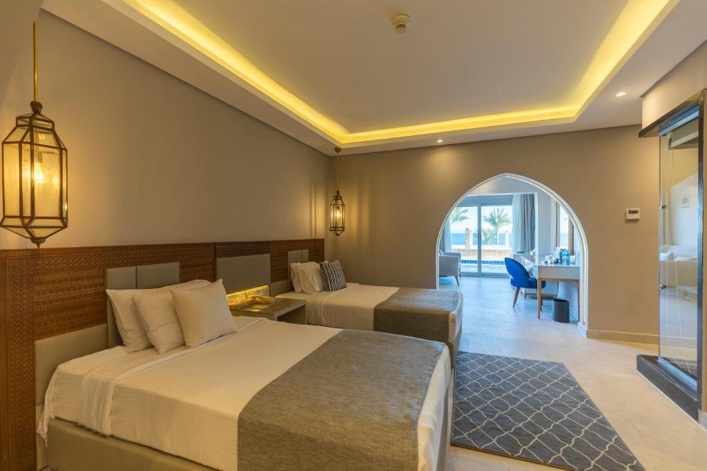 Sunrise Diamond Beach Resort - Presidential Suite - Posh Club 👨‍👩‍👦 - $1,234