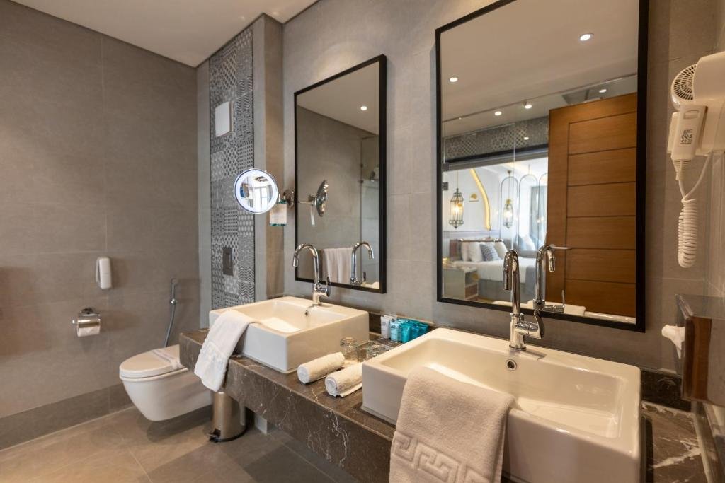 Sunrise Diamond Beach Resort - Superior Room 👤 - $150