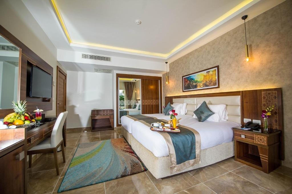 Pickalbatros Aqua Blu Sharm El Sheikh - Deluxe Triple Room 👨‍👩‍👦 - $282