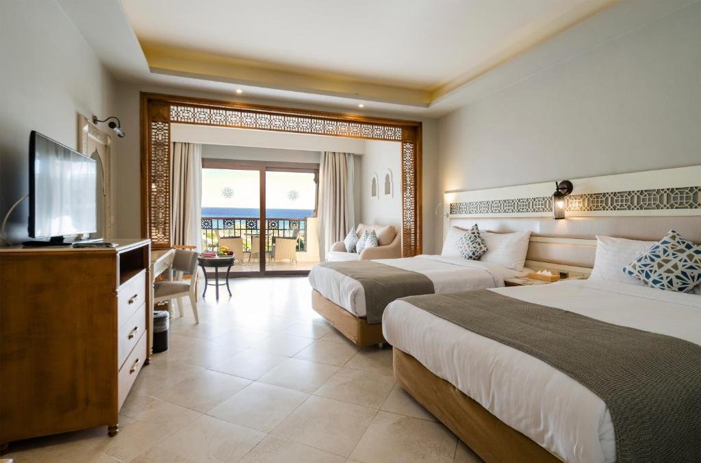 Sunrise Arabian Beach Resort - Deluxe Room Partial Sea View 👨‍👩‍👦 - $312
