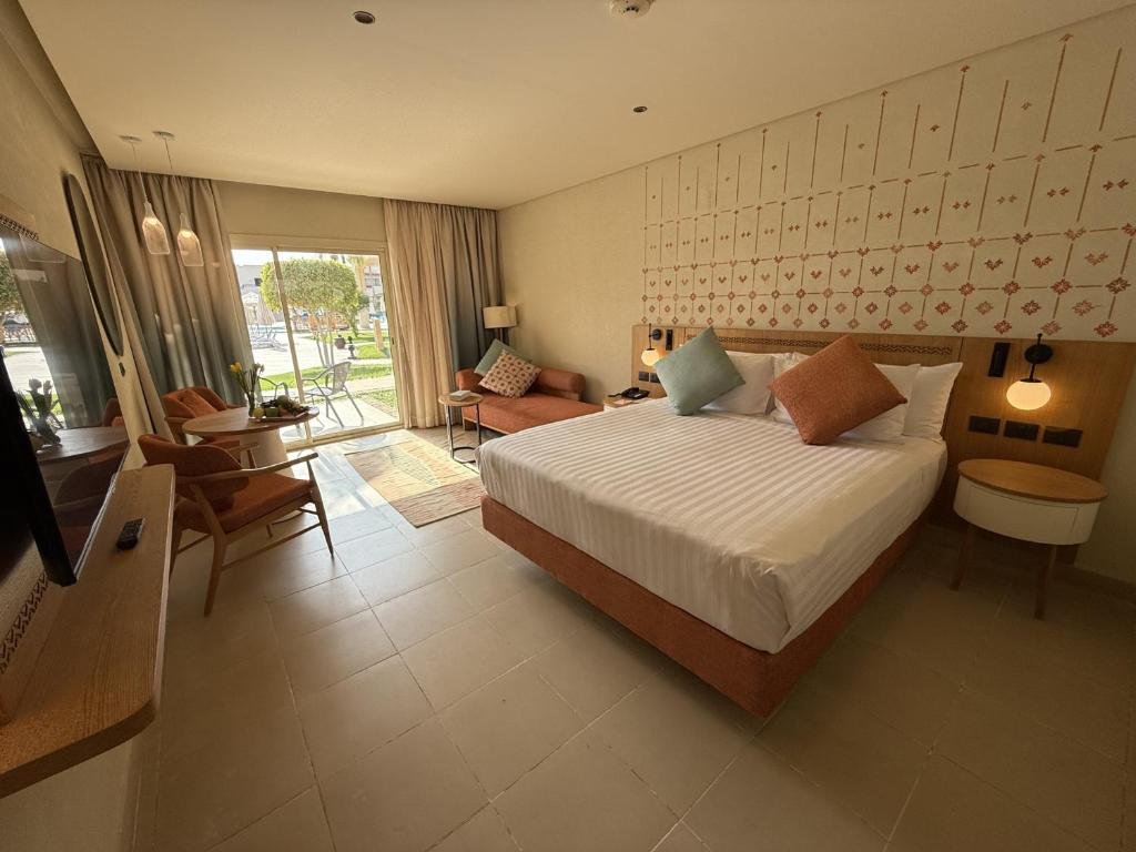 Naama Bay Promenade Beach Resort - Superior Twin Room with Garden View and Beach Side
