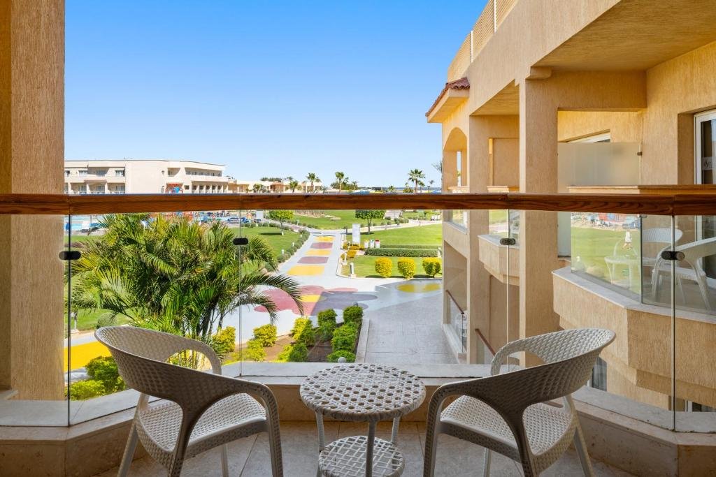 Pickalbatros Royal Moderna Sharm - Special Offer Family Room 👨‍👩‍👦 - $290