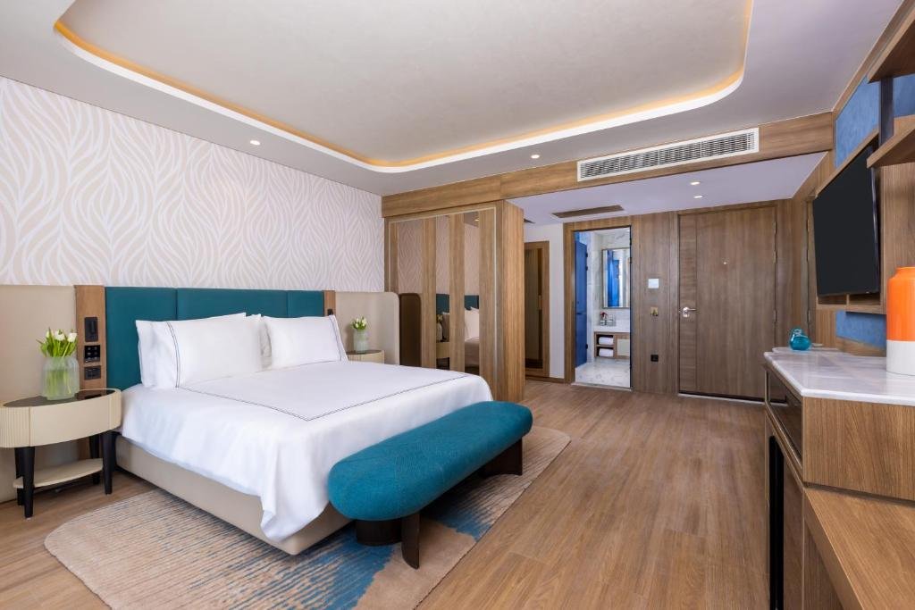 Rixos Radamis Sharm El Sheikh - Superior Room Beach Side 👨‍👩‍👦 - $535