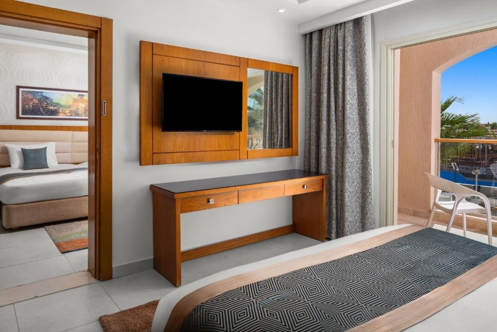 Pickalbatros Aqua Blu Sharm El Sheikh - Jacuzzi Bungalow 👨‍👩‍👦 - $350