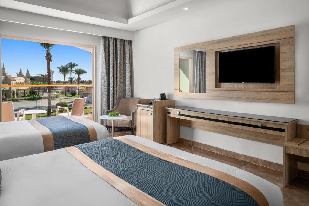 Pickalbatros Aqua Blu Sharm El Sheikh - King Suite Pool View 👨‍👩‍👦 - $572