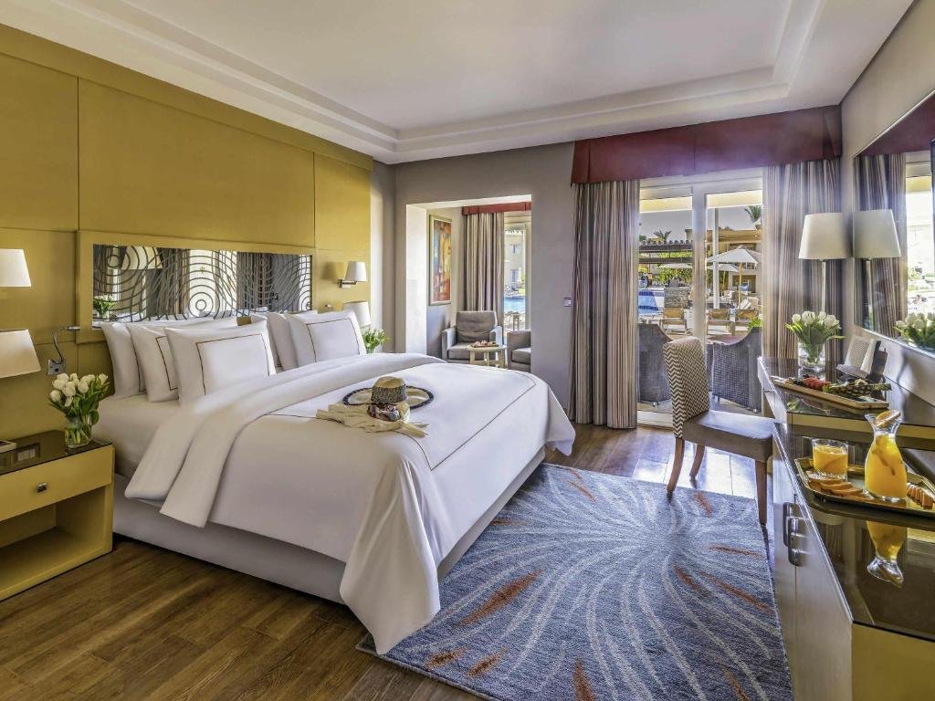 Rixos Premium Seagate - Superior Room King Bed 3 adults