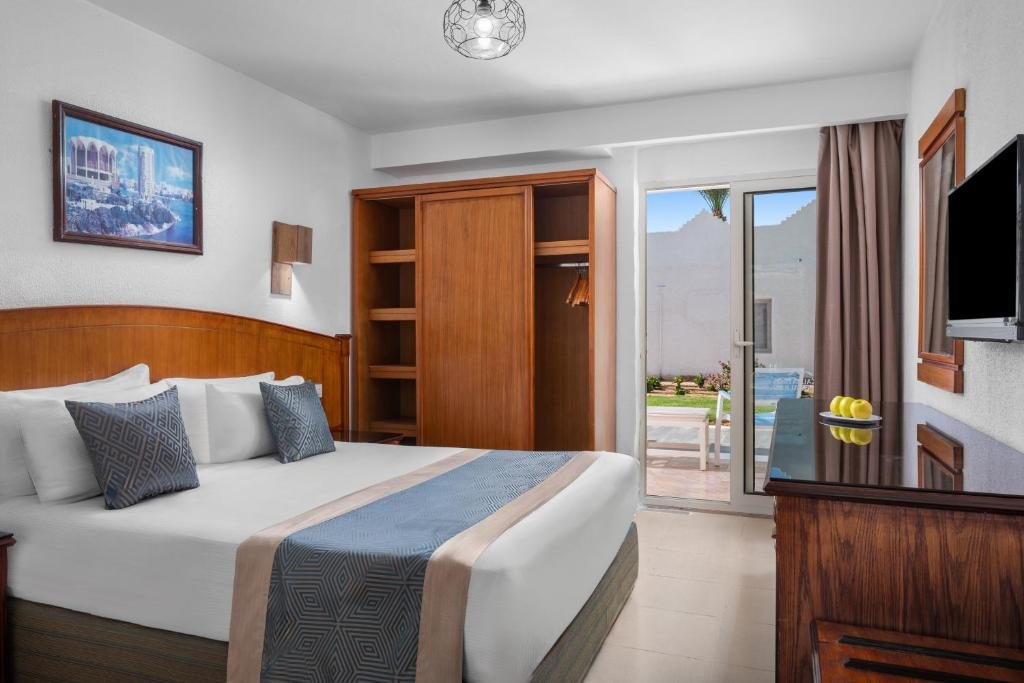 Amphoras Beach - vuperior Garden View Room 1 Adults 1 child