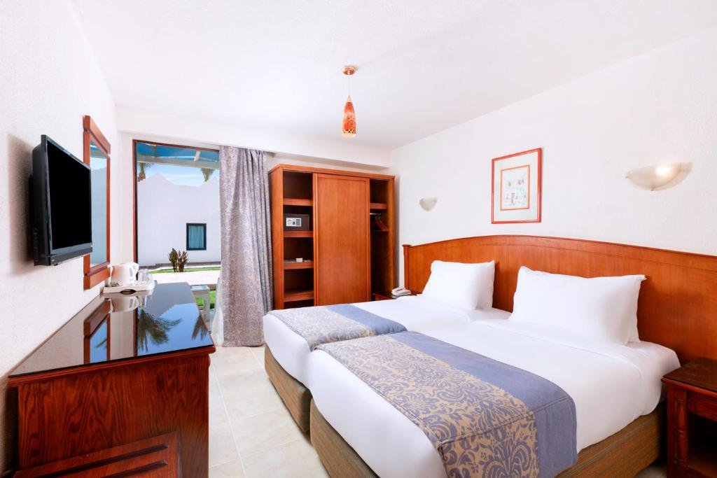 JAZ Mirabel Resort - Family, Queen or Twin Bed, Curtains, Pool View👤👤👤👶