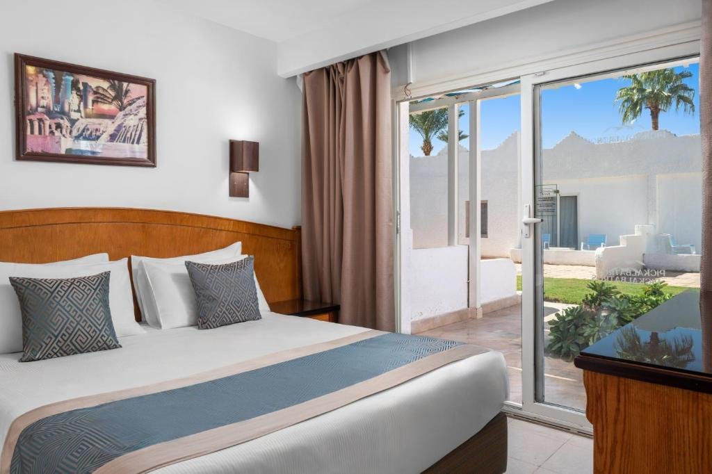 Albatros Sharm Resort - By Pickalbatros - Special offer- Deluxe Family Room-Egyptians and Residents Only 👨‍👩‍👦