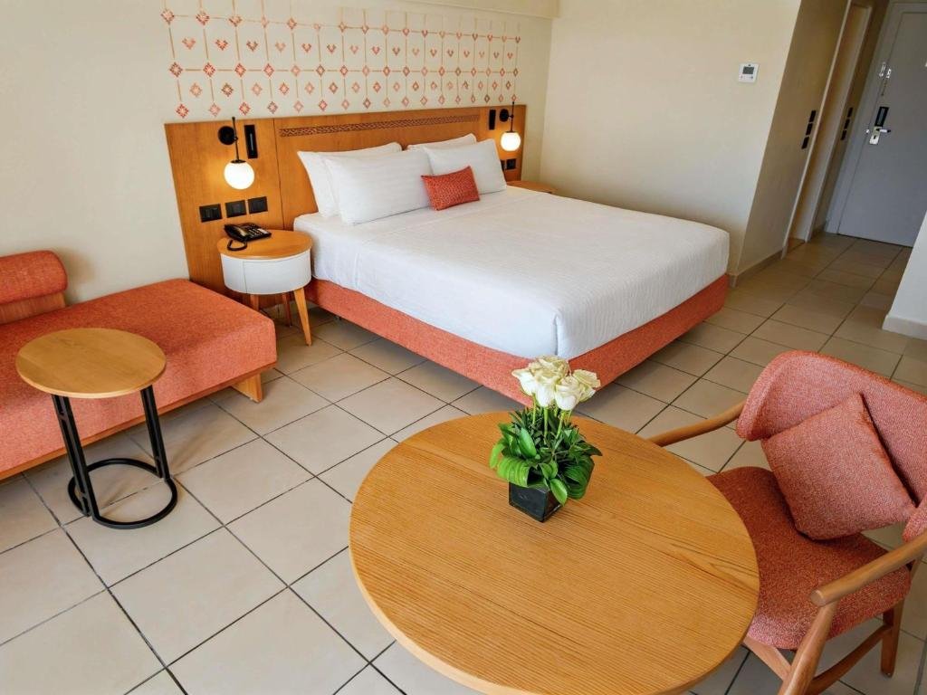 Naama Bay Promenade Beach Resort - Executive Twin Room with Side Sea View - Beach Side